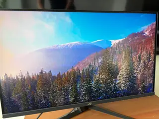 Asus rog strix pg32uq 4k 144hz 32 tommer skærm.