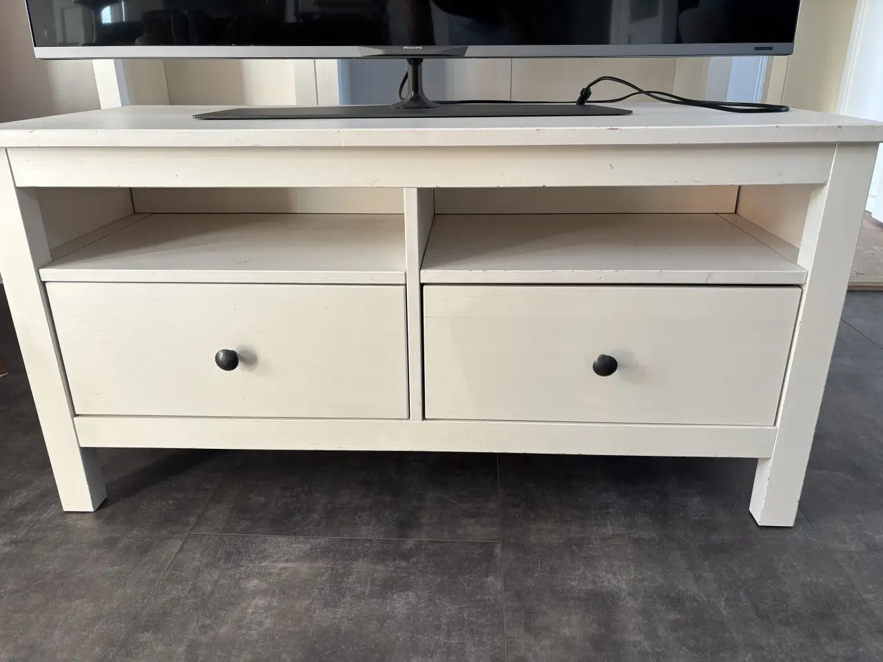 Billede 1 - Super anvendeligt TV-bord med skuffer
