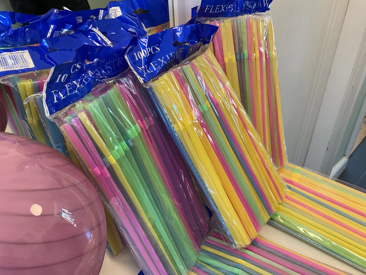 Billede 3 - 100 stk. plastik sugerør med knæk 25,00 kr.
