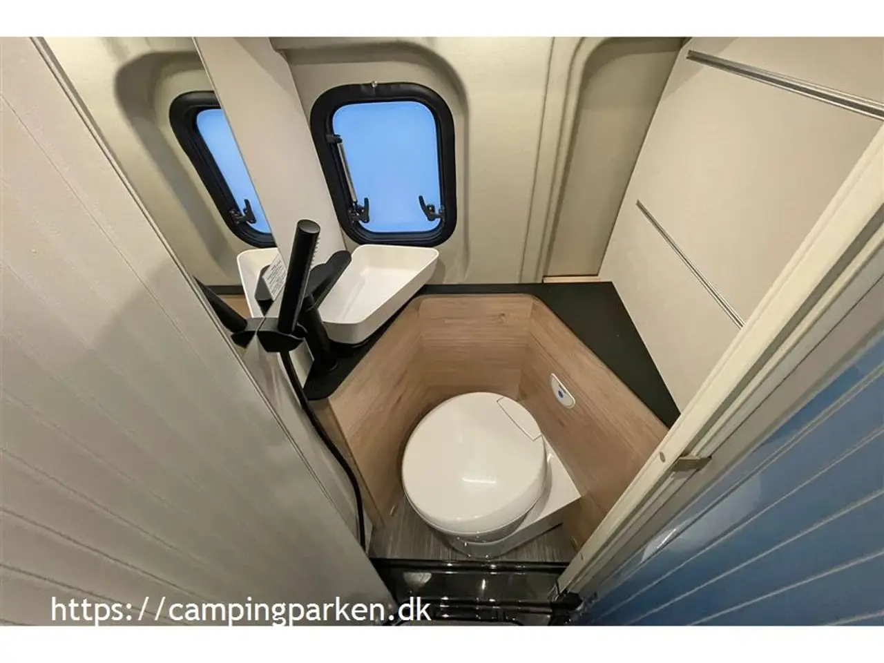 Billede 12 - 2024 - Dethleffs Smart Dethleffs campervan under 6 meter med enkeltsenge og automatgear!