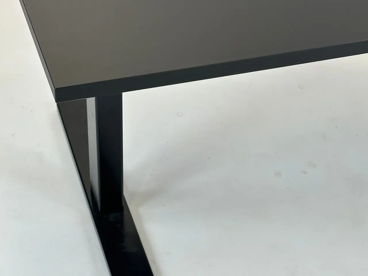 Billede 3 - Linak Hæve/sænkebord – Sort 140x80 cm