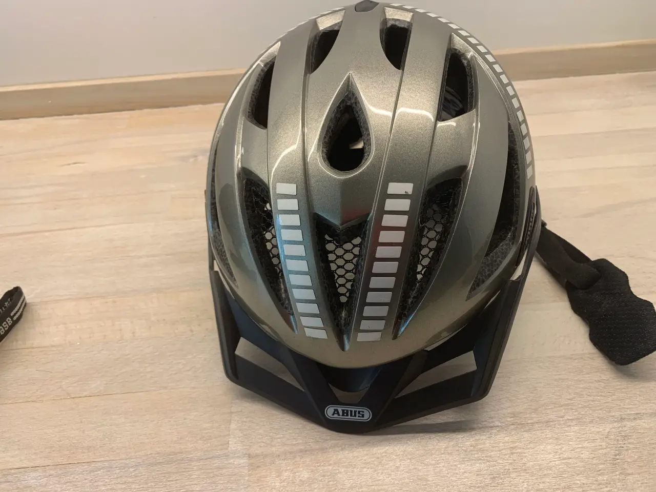Billede 3 - Cykelhjelme til salg 2 stk