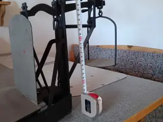 Gammeldags vægt .