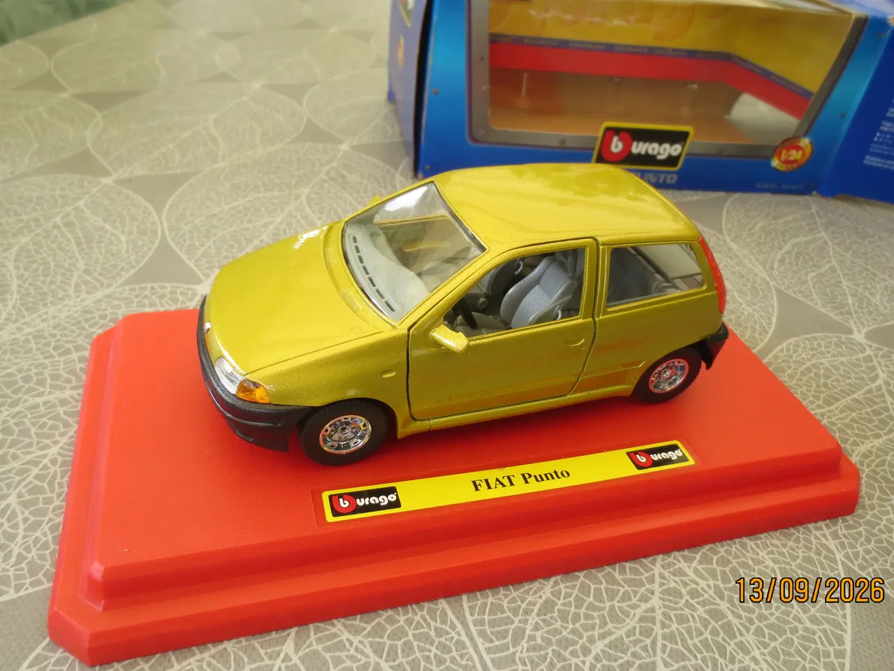 Billede 2 - 1 stk Ny Modelbil Fiat Punto