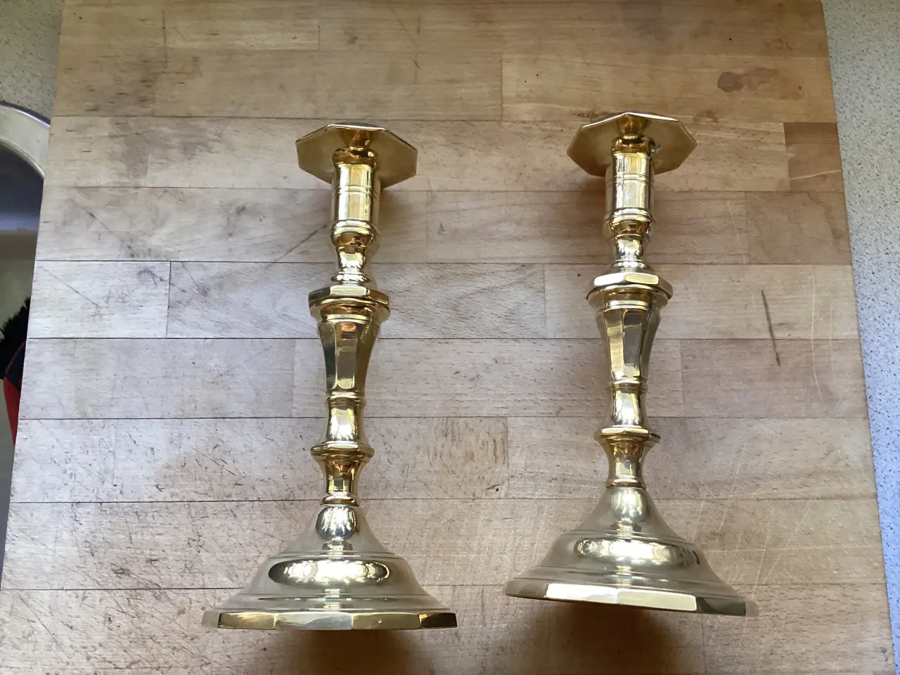 Billede 2 - 2 stk. Messing lysestager H 25 cm.