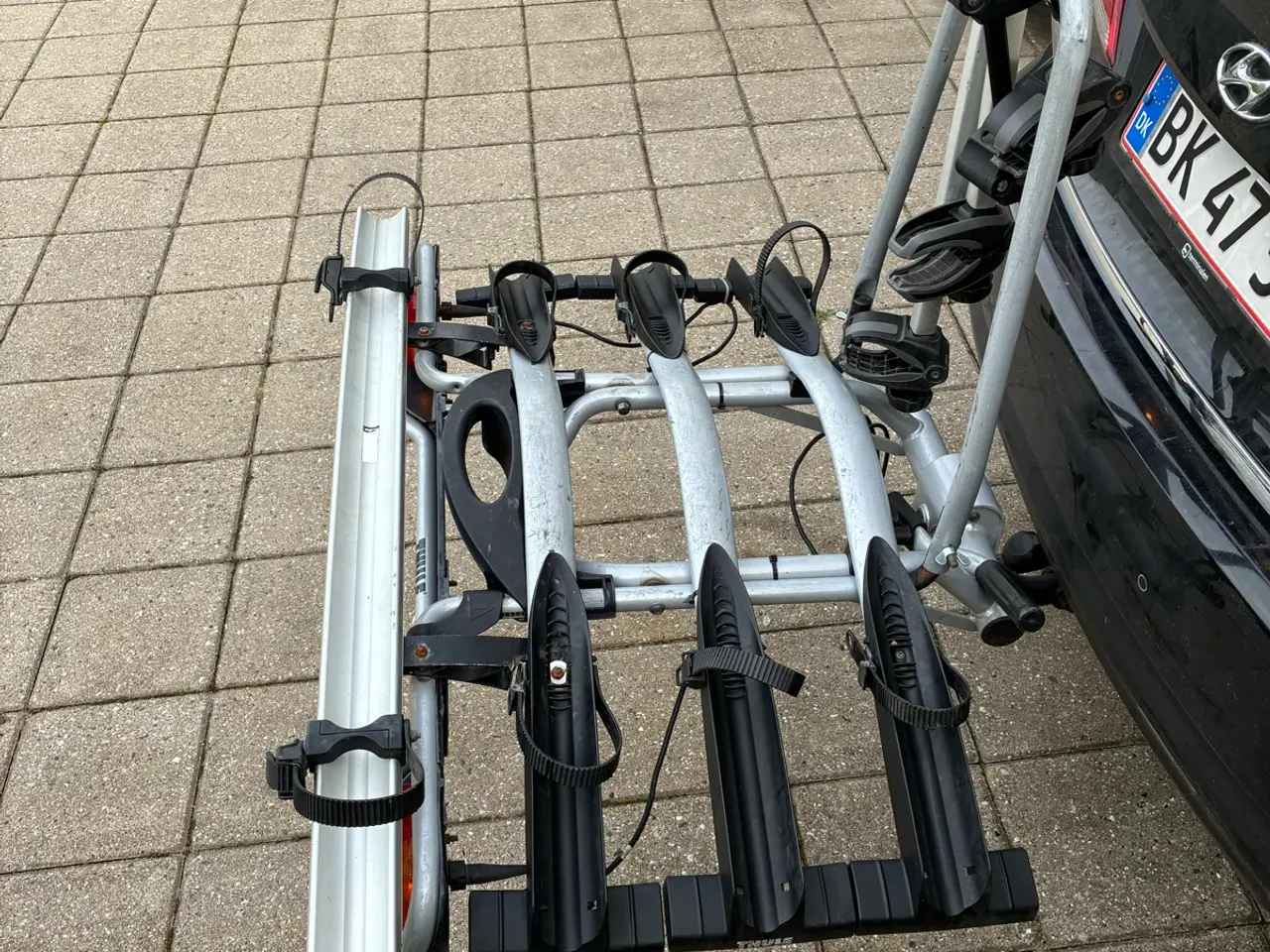 Billede 5 - Thule Cykelholder til 4 cykler med vippefunktion