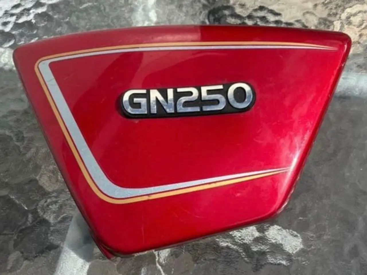 Billede 1 - Side dæksel (Venstre) Suzuki GN 250 