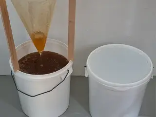 Honning - flydende honning på spand