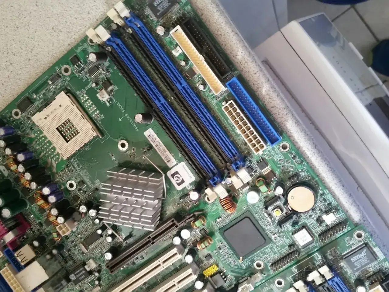 Billede 5 - Bundkort til hp/compaq D530 socket 478!
