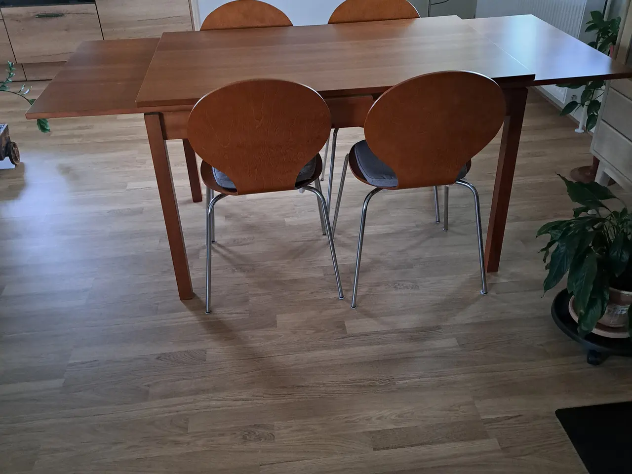 Billede 1 - Spisebord til køkken
