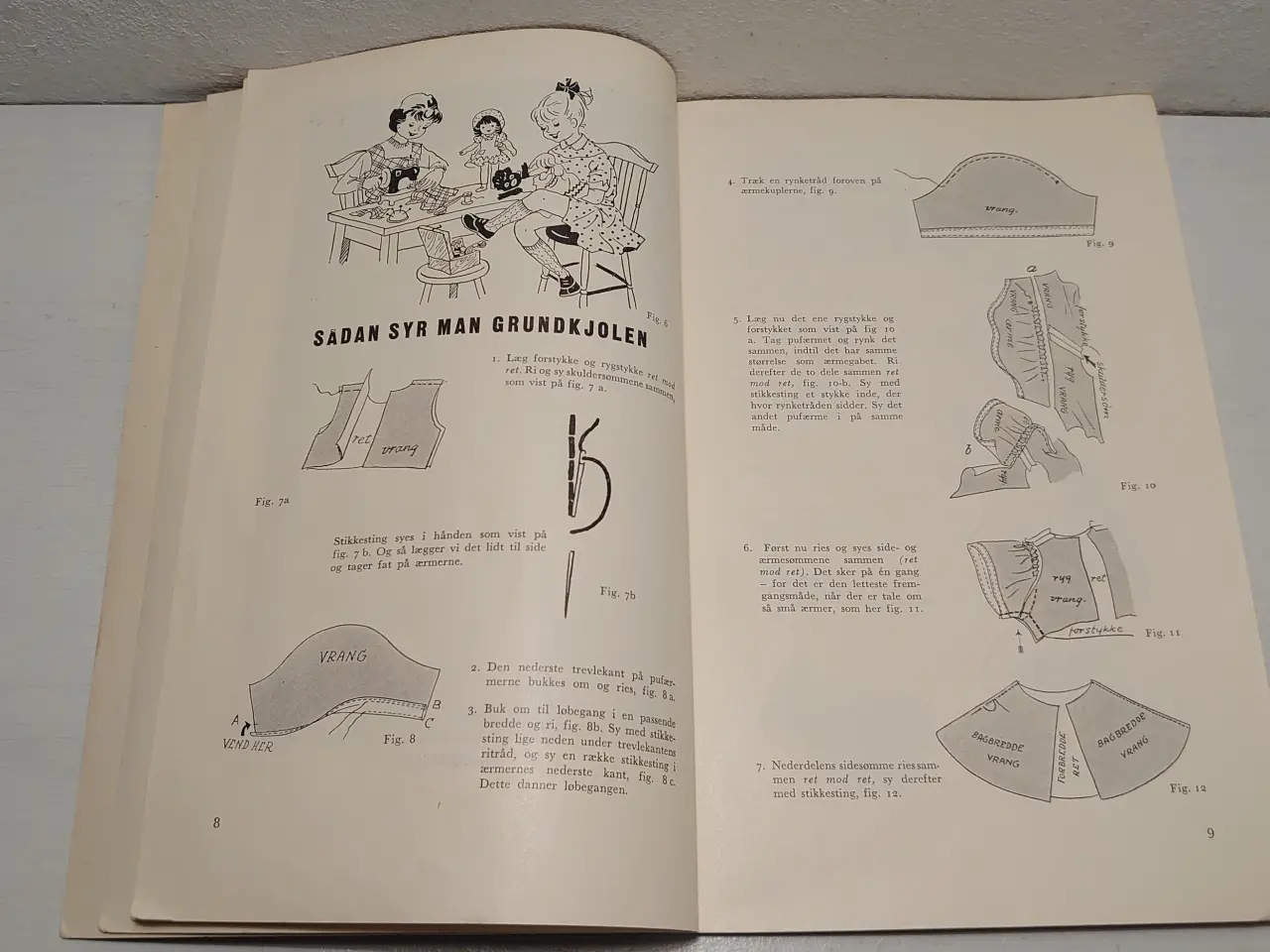 Billede 3 - K.Clausen:Klip og sy dukketøj i 8 størrelser.1956.