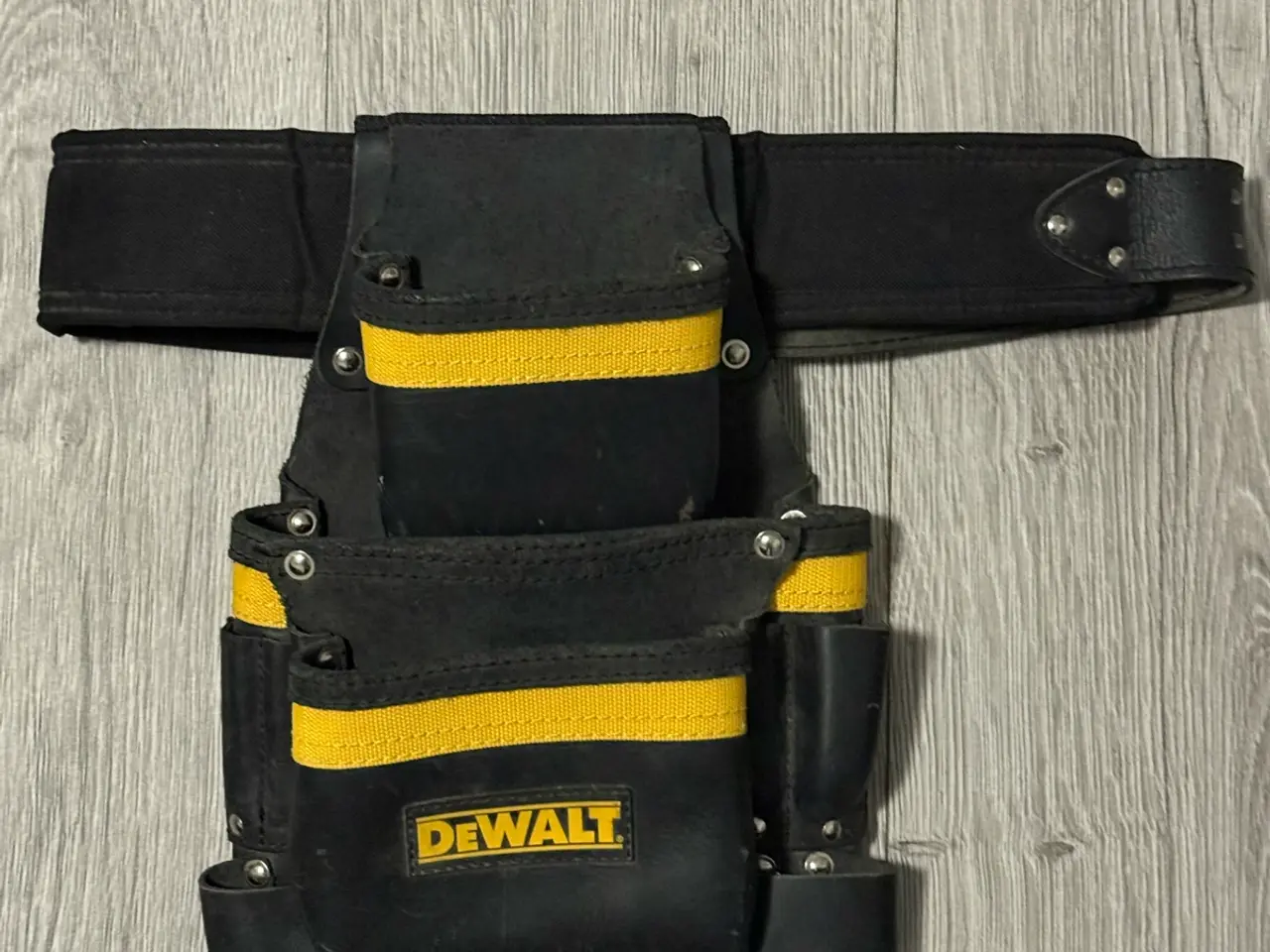 Billede 2 - Fint DeWalt værktøjsbælte i sort/gul