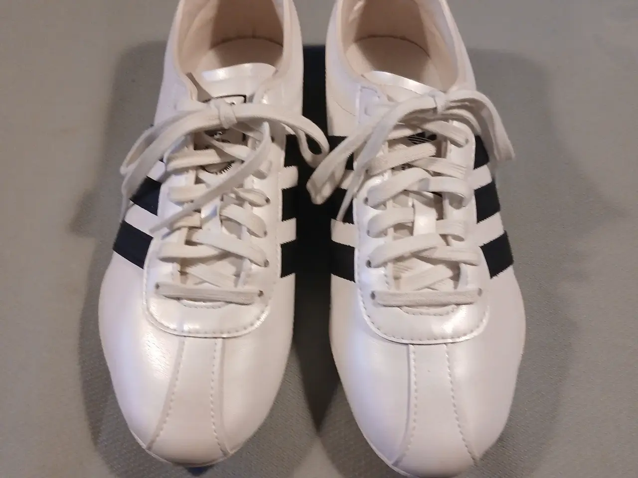 Billede 1 - Adidas sneakers str 40,5