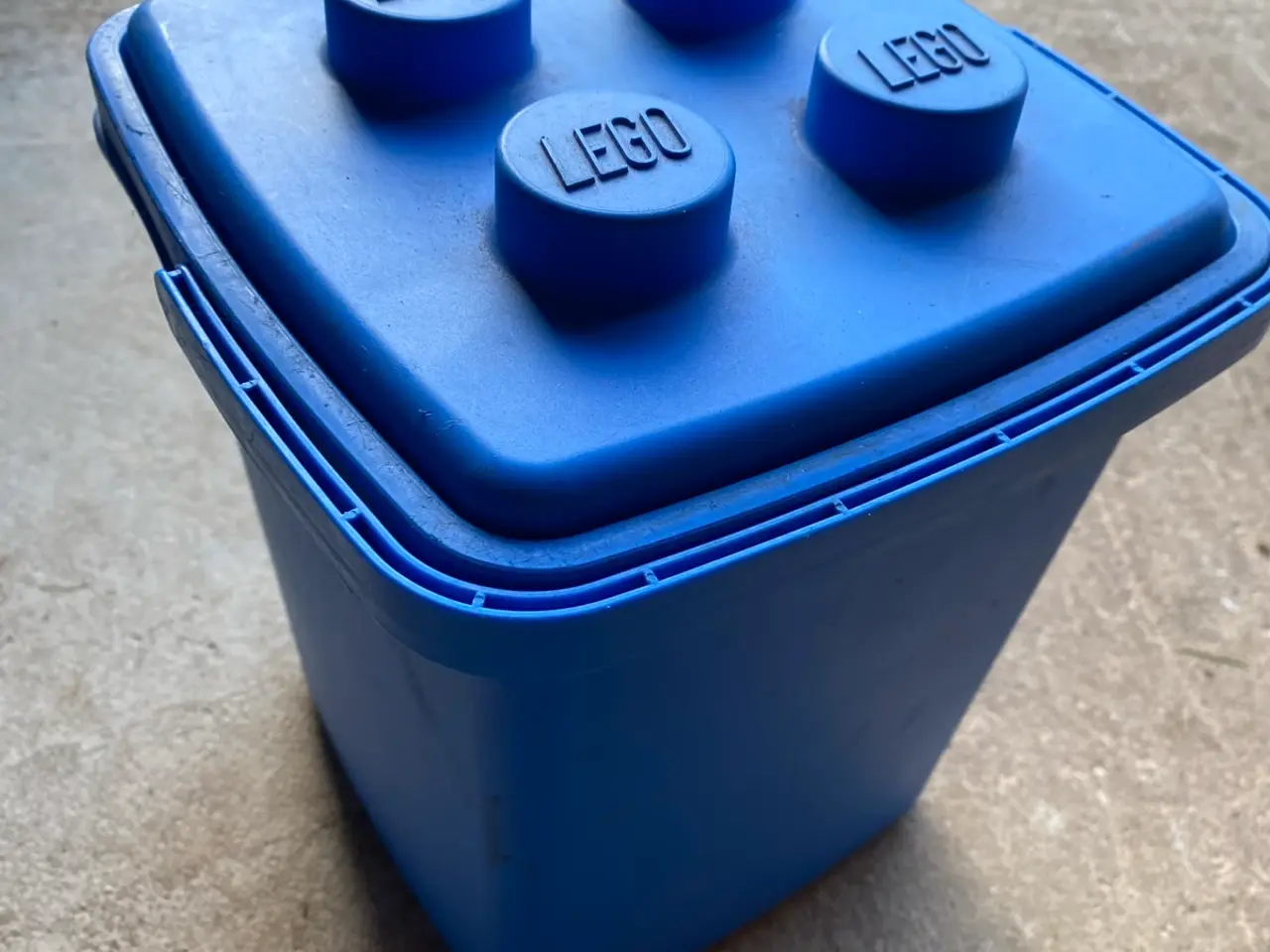 Billede 2 - Lego opbevarings spand med låg.