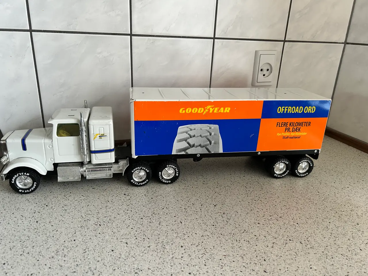 Billede 2 - Nylint modellastbil