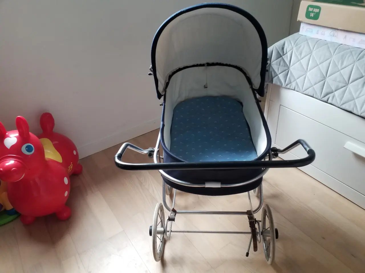 Billede 2 - Fin Retro dukkevogn