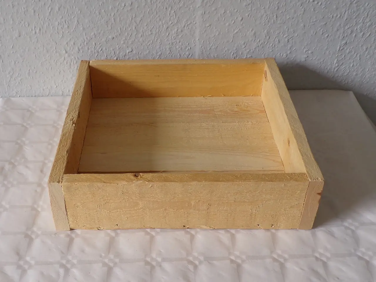 Billede 2 - Bakke i genbrugstræ 30 x 30 cm
