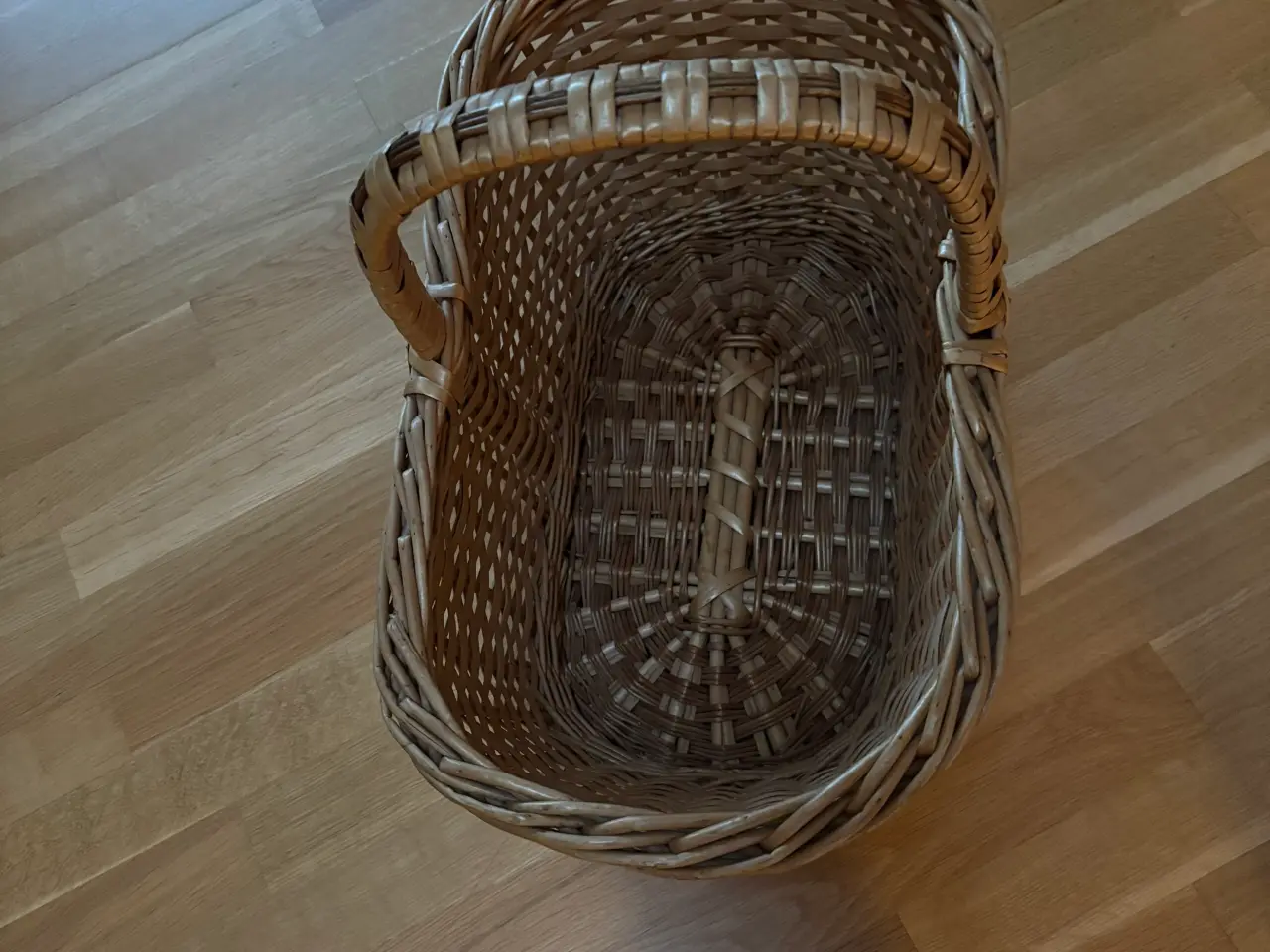 Billede 1 - Kurv i pileflet
