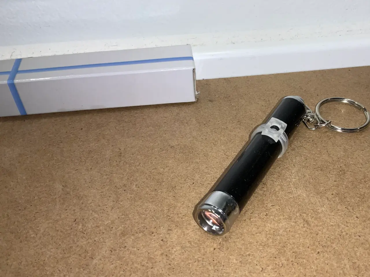 Billede 2 - Nøglering med LED-lygte
