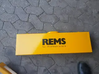 REMS bajonetsav  7500W  220 v
