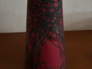 Vintage lampeskærm med snøre: Rød/sort retro plast