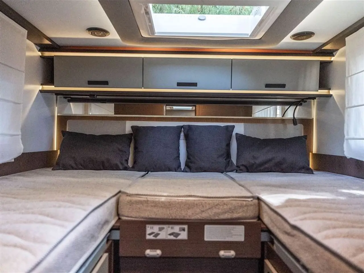 Billede 14 - 2027 - Benimar Mileo 268 NK Face-toface siddegruppe