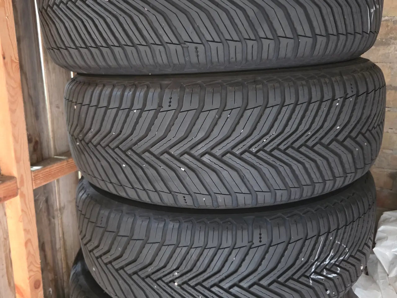 Billede 2 - Helårsdæk 225/60 R18 fra Ford Kuga