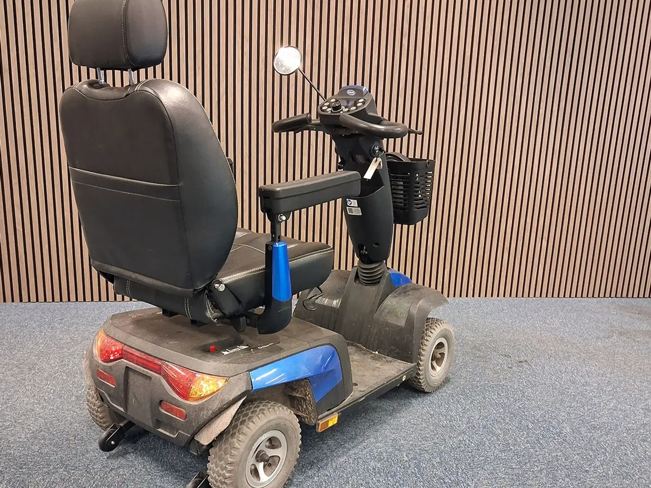 Billede 2 - Invacare Comet blå/sort