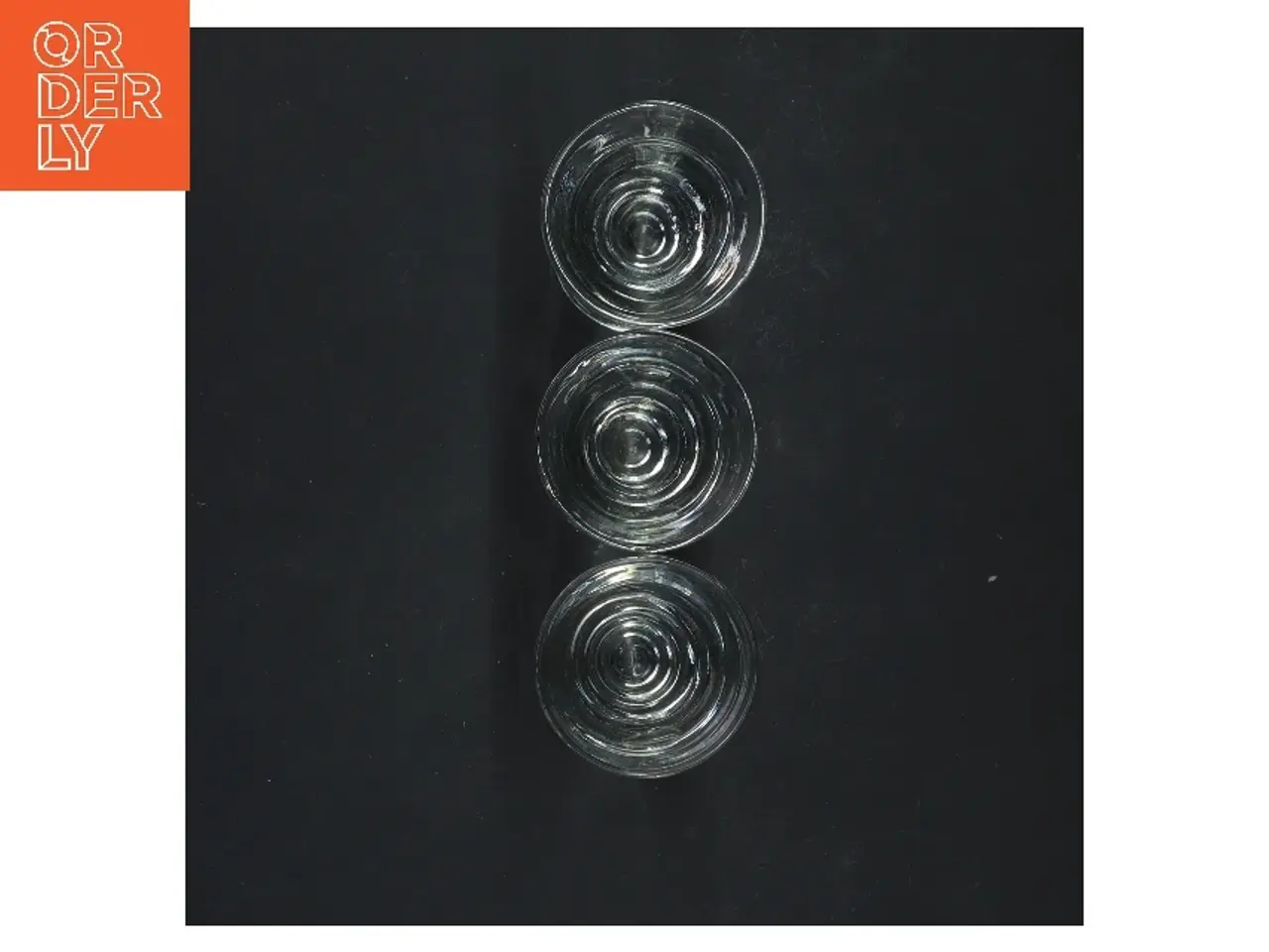 Billede 3 - Sæt af tre små glas til shots eller snaps(str. 9x5,5 cm)