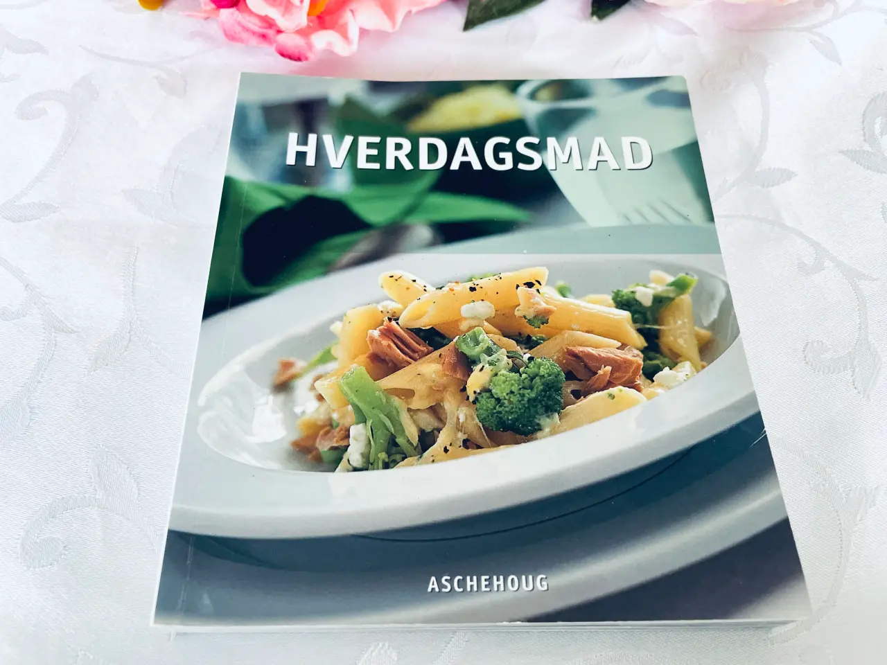 Billede 1 - Hverdagsmad en god kogebog 