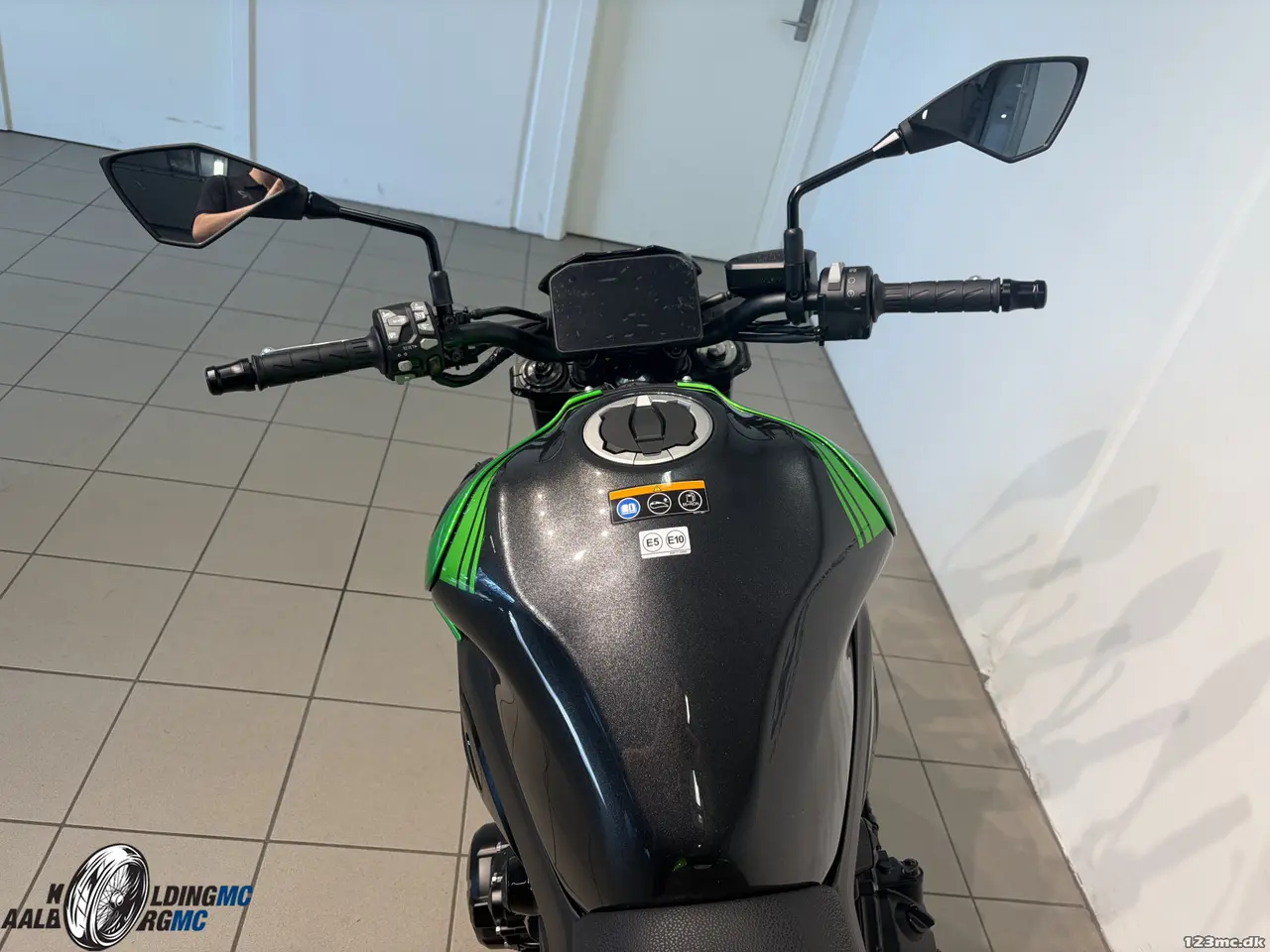 Billede 6 - Kawasaki Z 900 Candy Lime Green / Metallic Carbon Gray