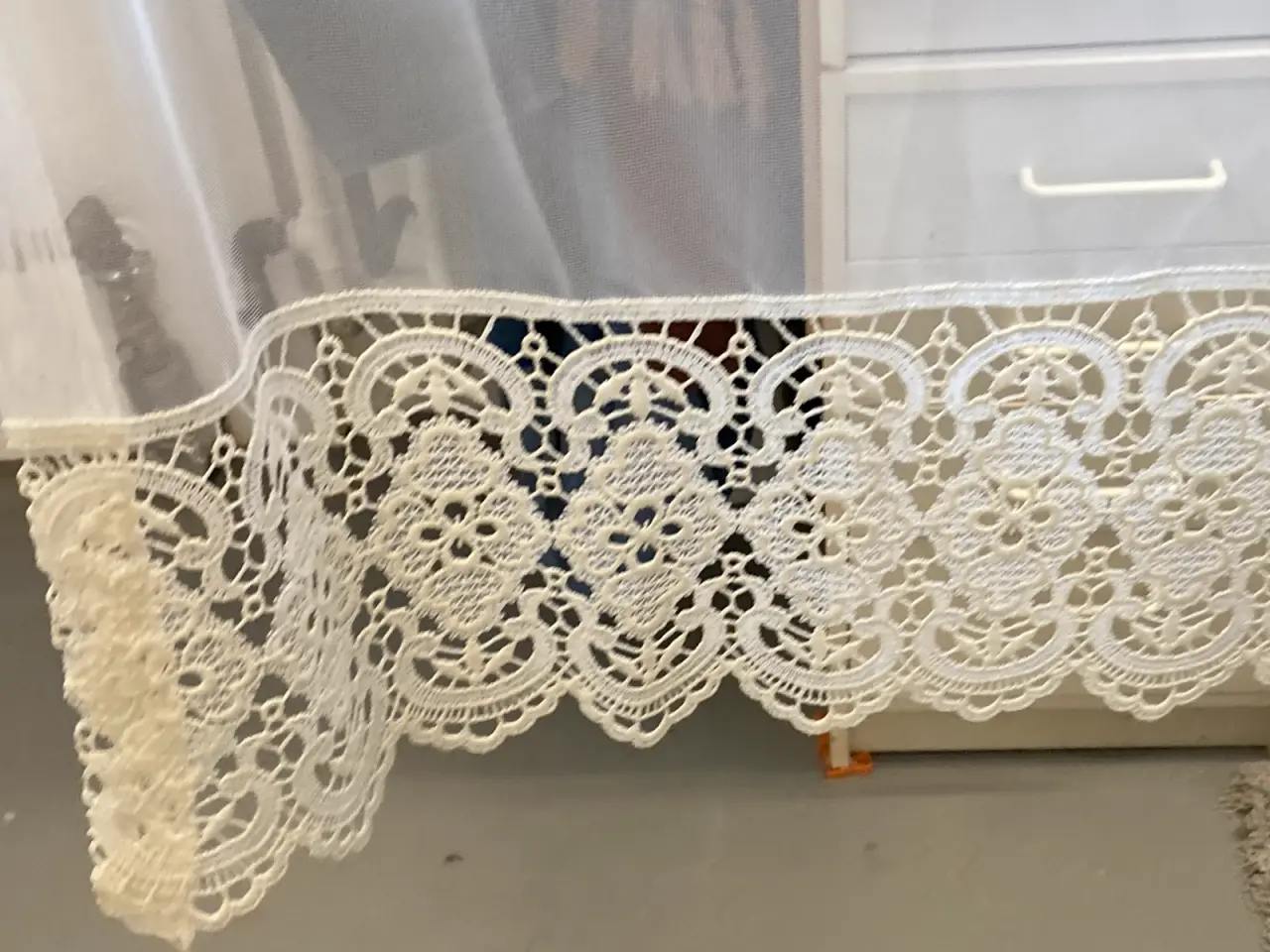 Billede 2 - SMUKT velbevaret vintage gardisette.