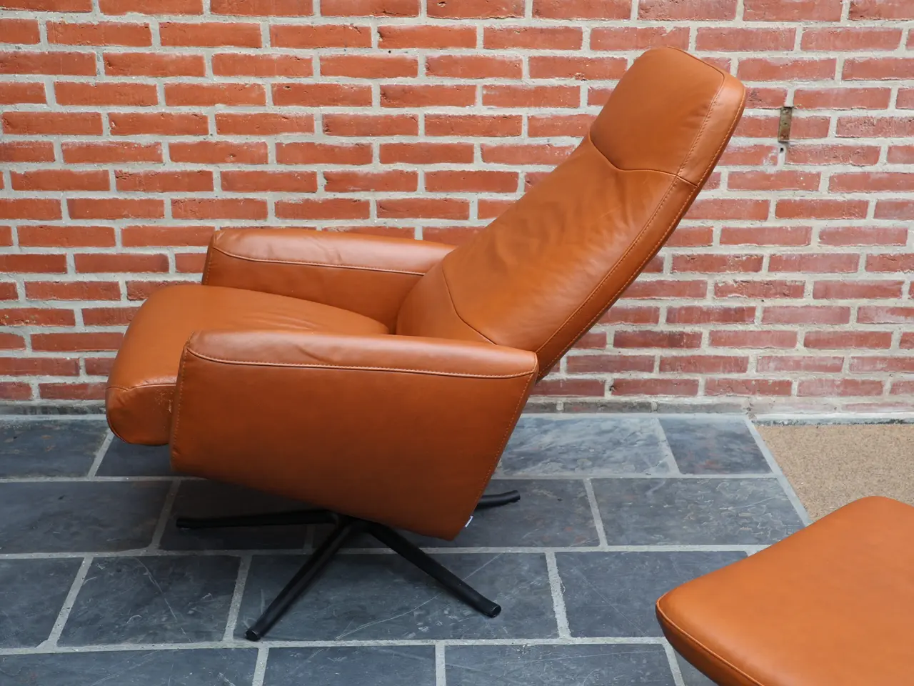 Billede 6 - BoConcept cognac farvet læder lænestol m/skammel