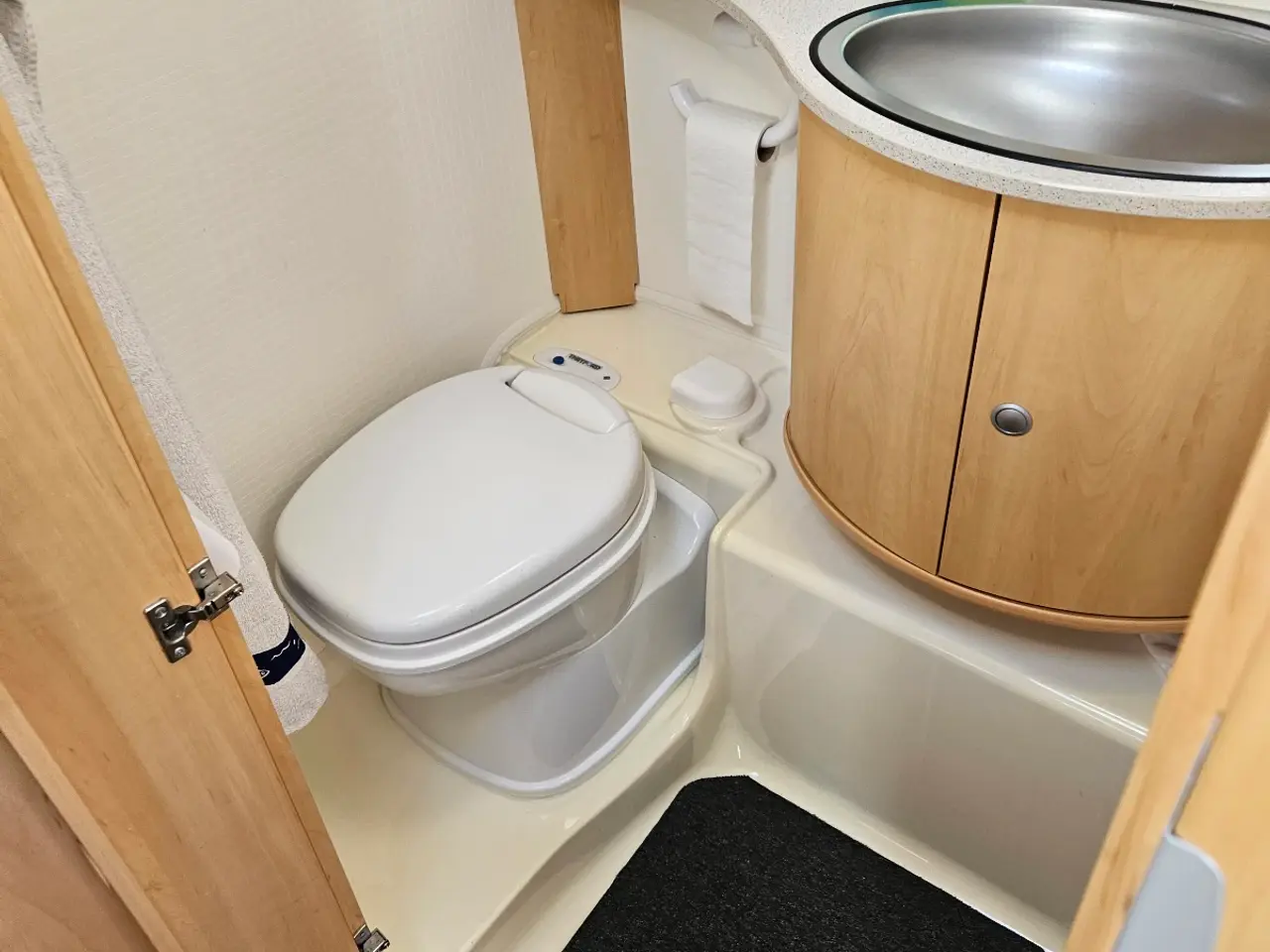 Billede 10 - Detleffs 510 V camper med enkelt senge
