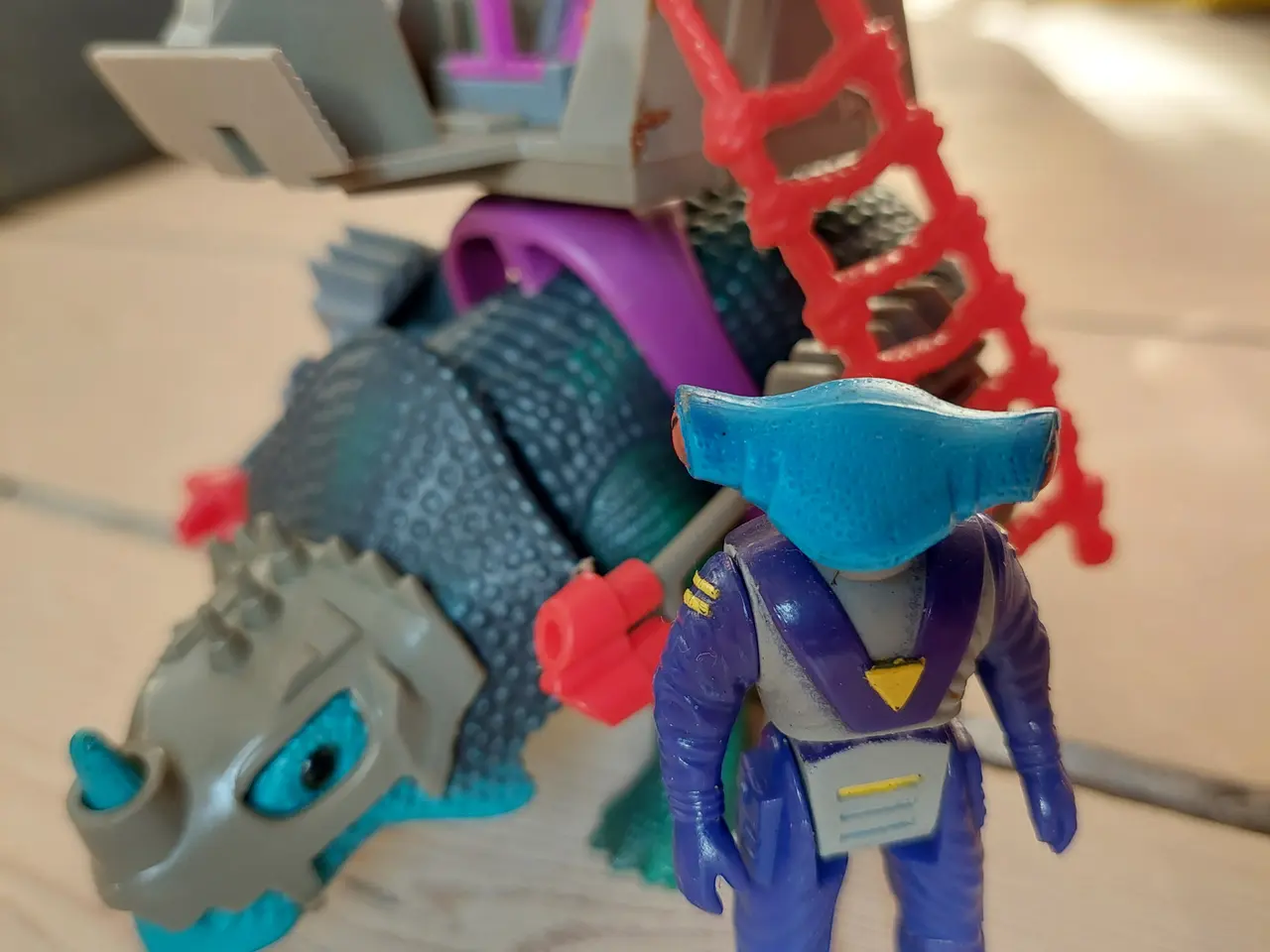 Billede 1 - Dino-Riders - Monoclonius med Mako-figur