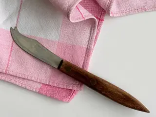 Retro kniv m træskaft