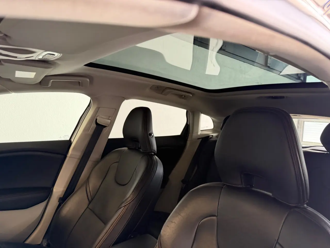 Billede 2 - Volvo V40 CC 2,0 D3 150 Momentum aut.