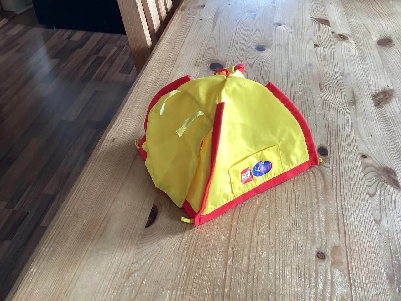 Billede 5 - LEGO SCALA TØJ / DUKKER / DIV DELE TIL HEST.