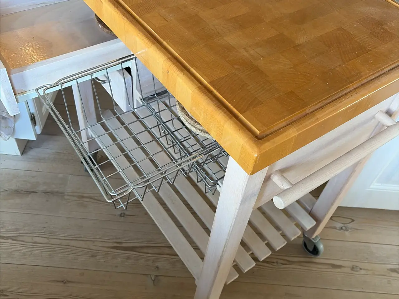 Billede 1 - Køkken rullebord med skuffer