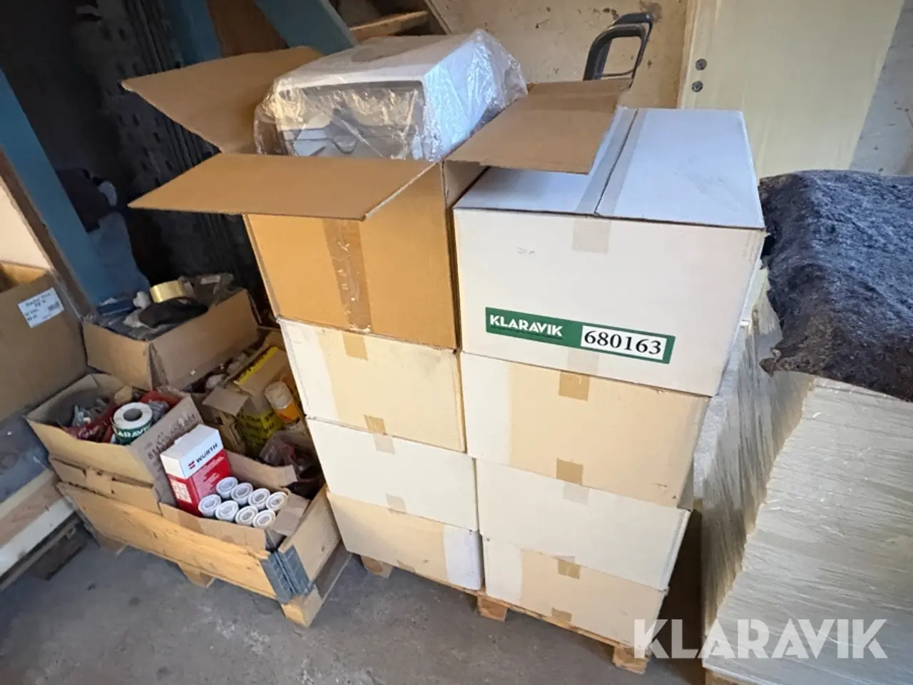 Billede 1 - Papirdispenser Roto samt papir, 3 Dispensere og 7 Kasser papir