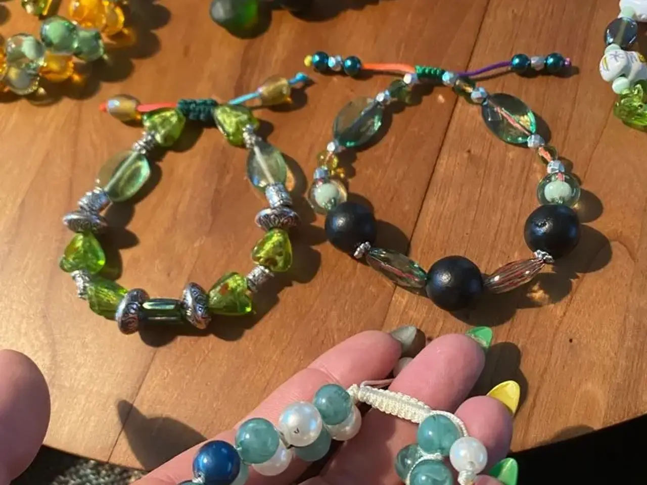 Billede 2 - Nye knyttede armbånd