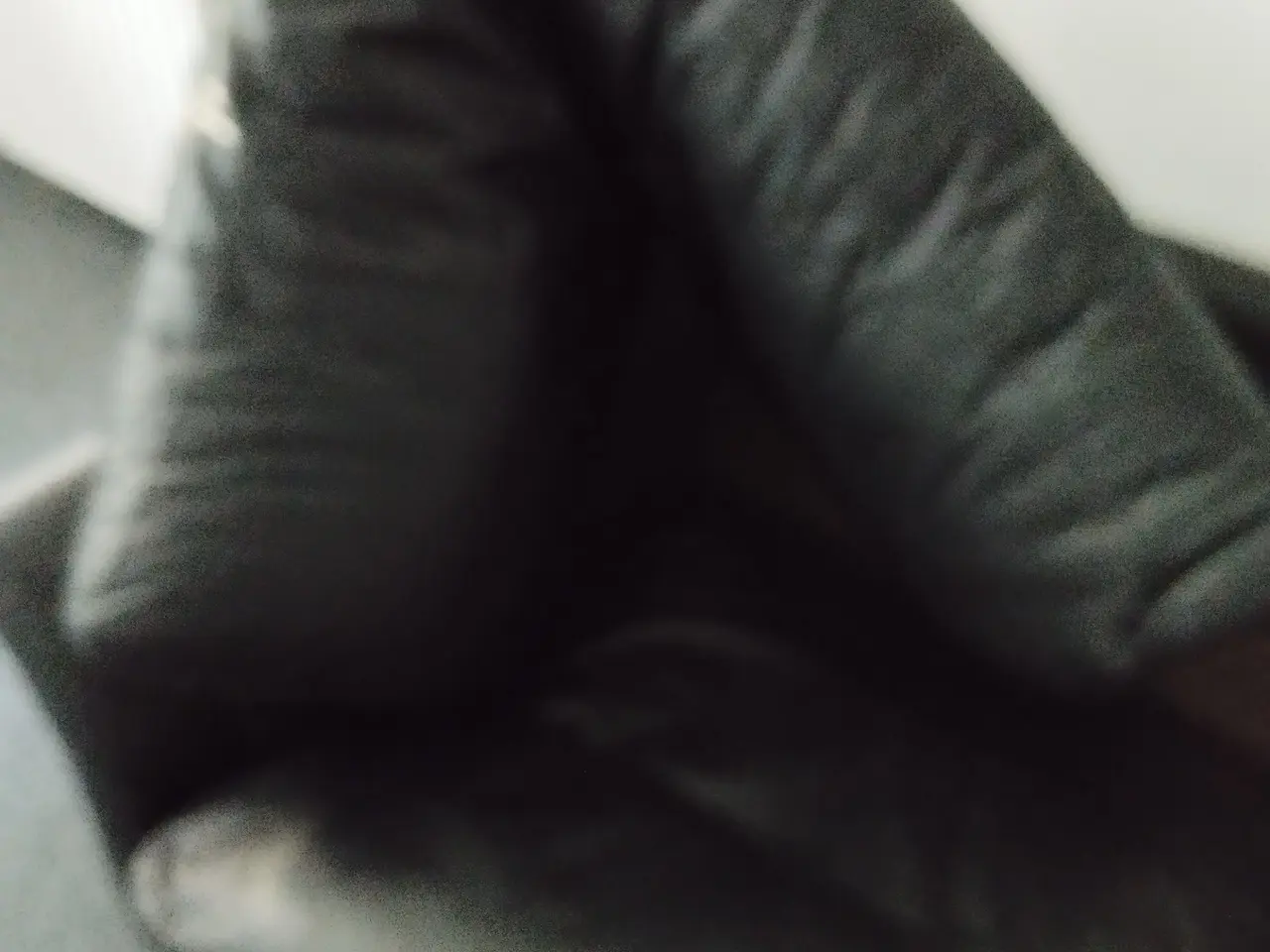Billede 4 - Sort lædersofa og marmor sofabord