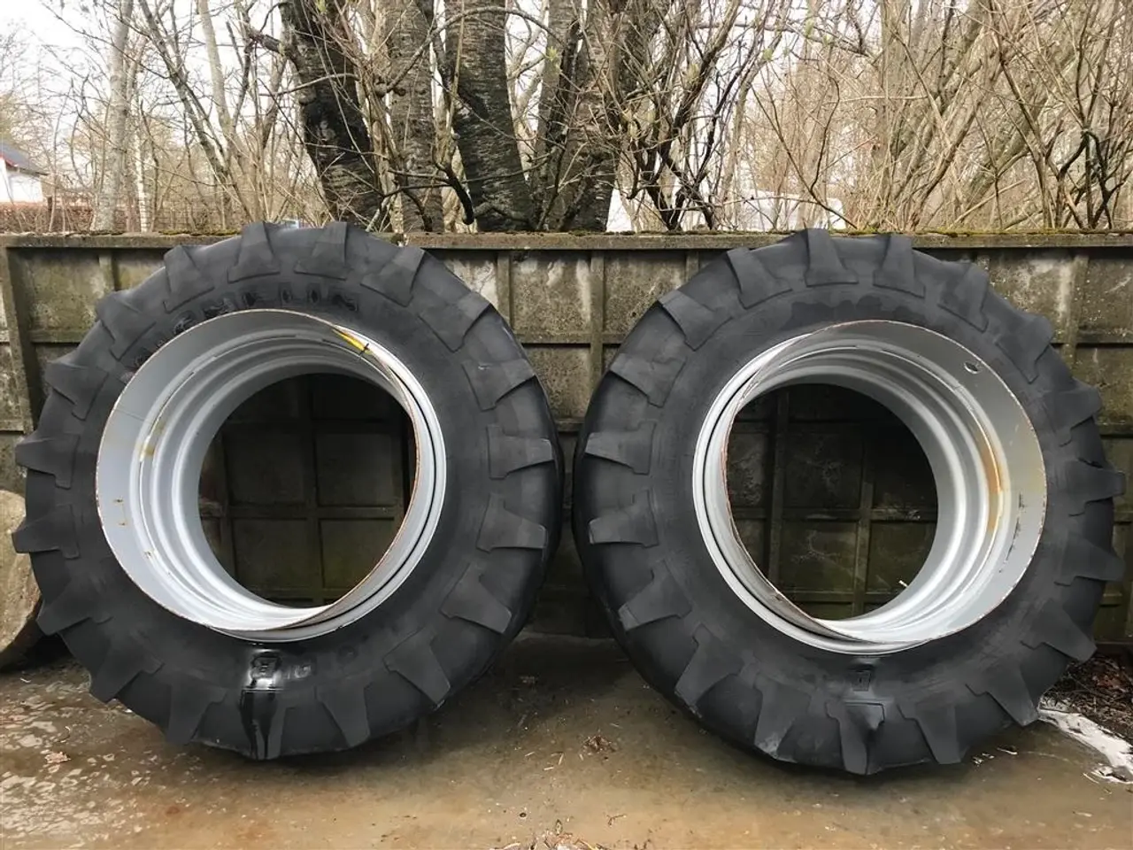 Billede 1 - Michelin 16.9R30 med 8 låse