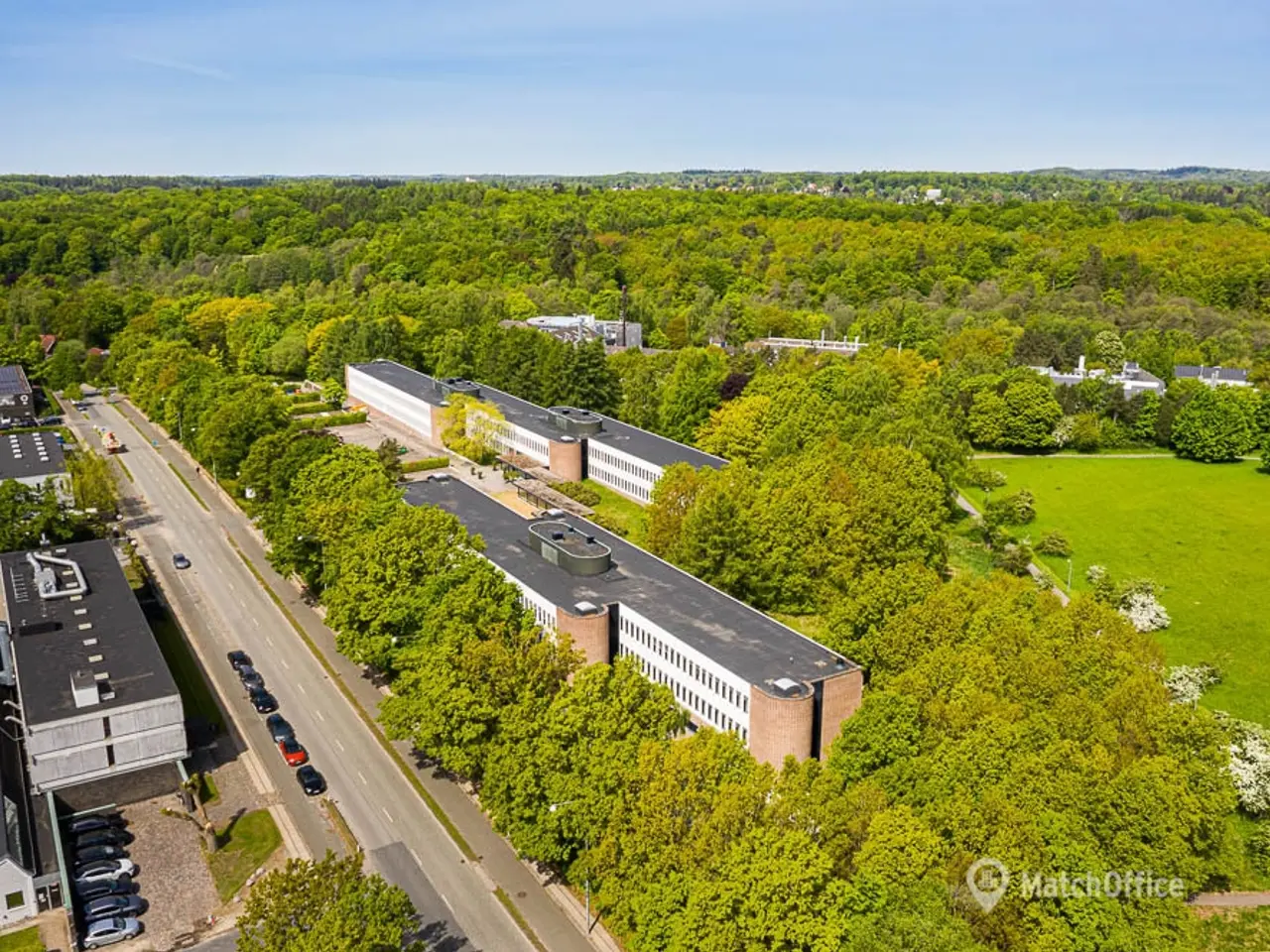 Billede 1 - Unik arkitektur placeret i skøn natur