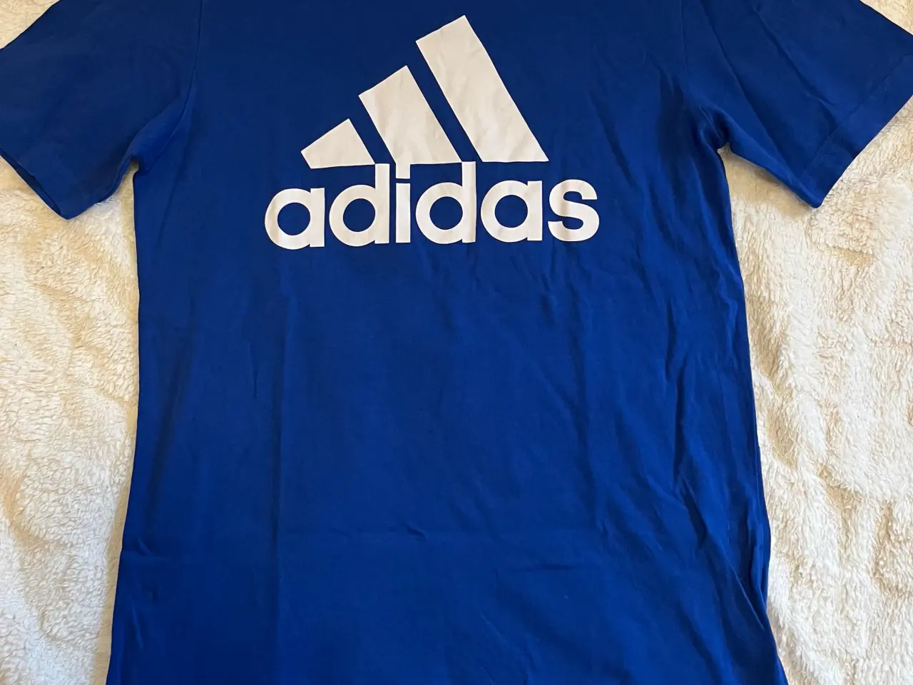 Billede 1 - T-shirt fra Adidas. 