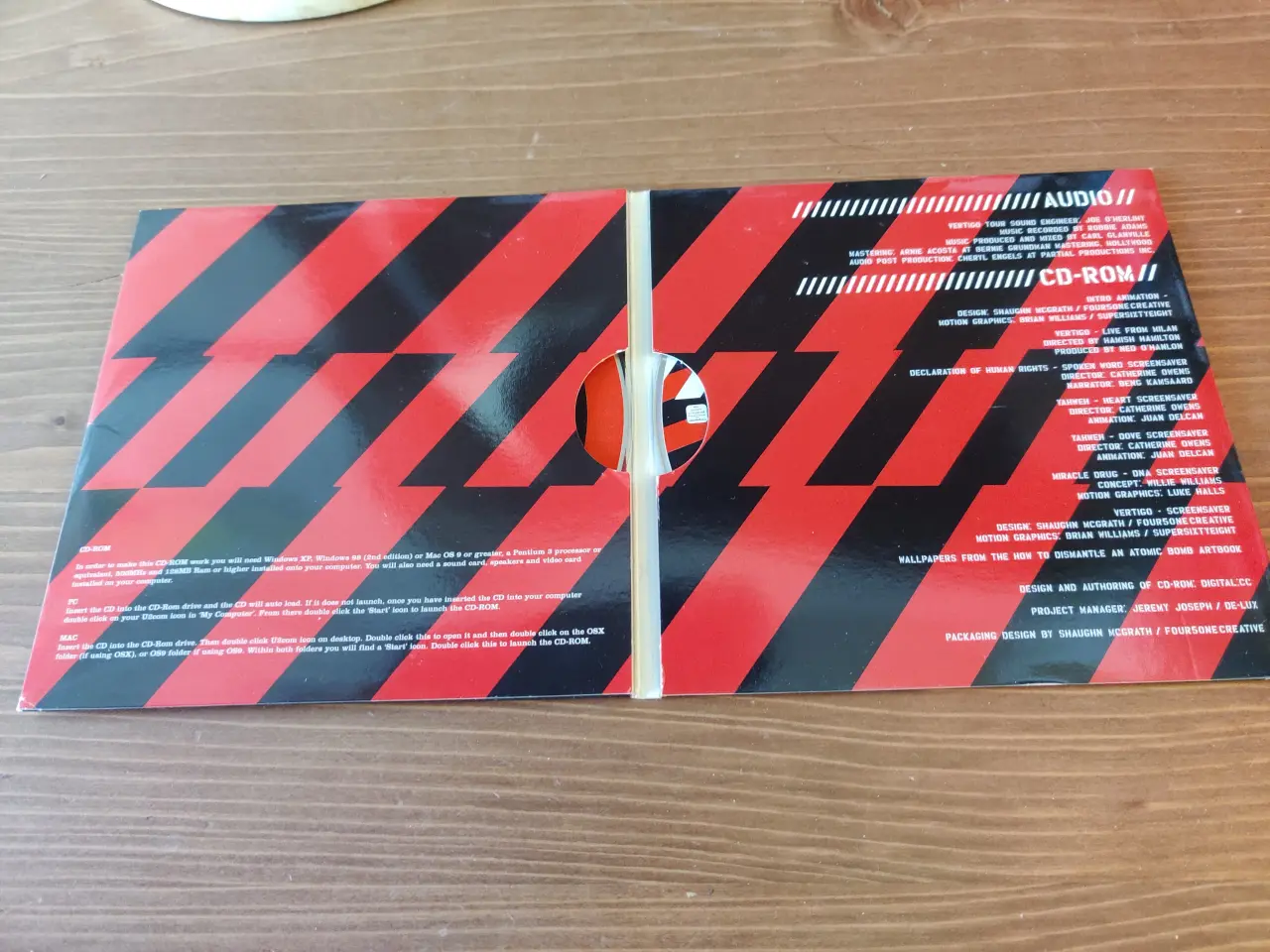 Billede 2 - CD: U2. COMMUNICATION 