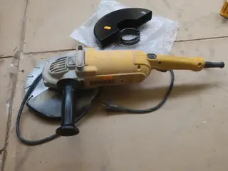 Vinkelsliber DEWALT DWE492 -QS