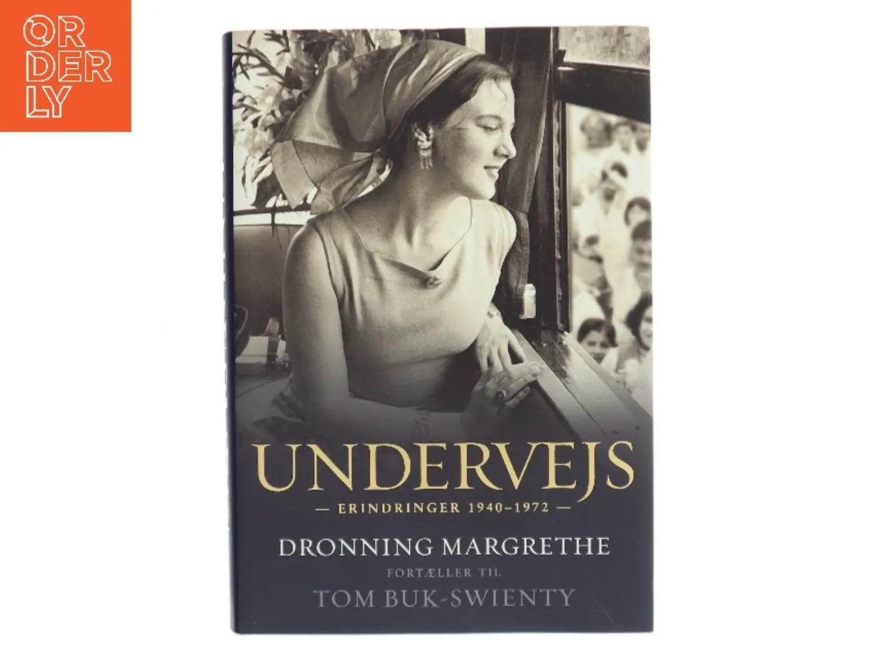 Billede 1 - Undervejs : erindringer 1940-1972 af Margrethe II (Bog)
