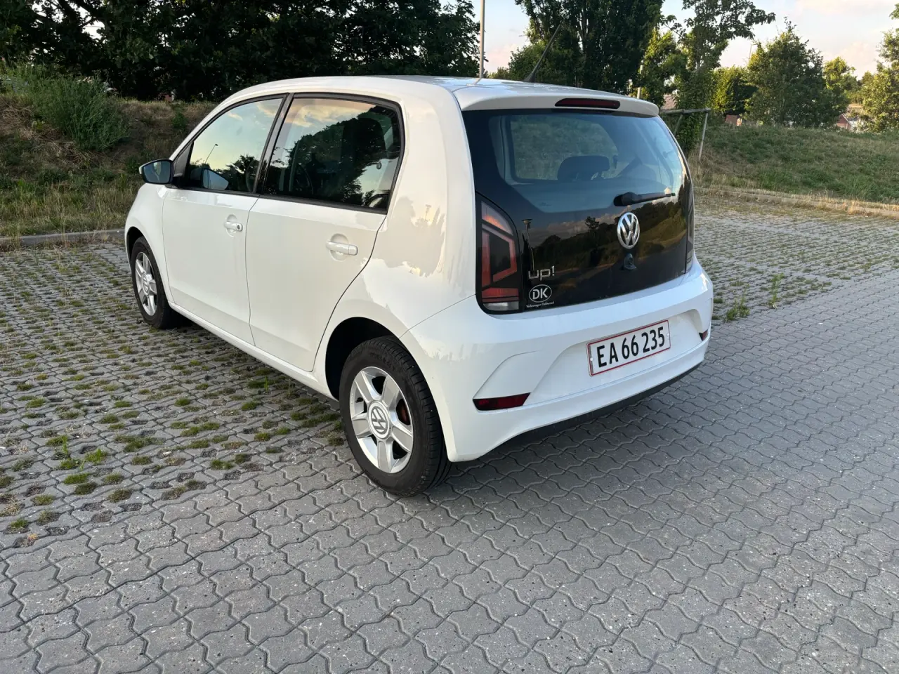 Billede 1 - VW UP! 5 dørs årgang 2020