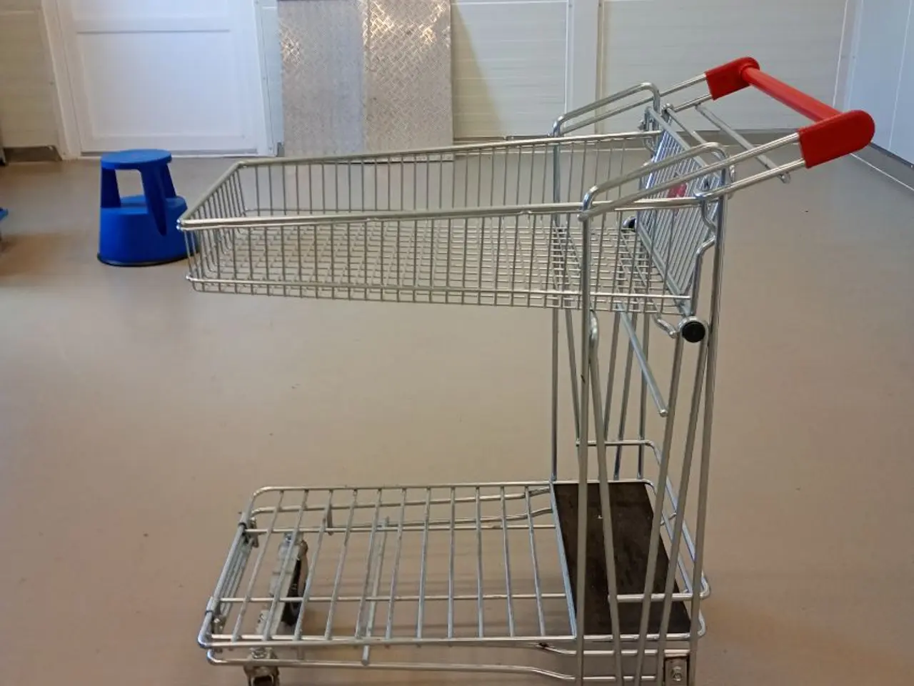 Billede 1 - Vogn med kurv som kan klappes ned